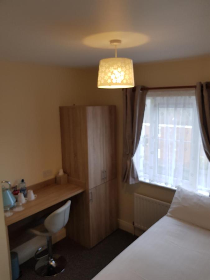 דבלין Bella Room With Free Minibar Tea&Coffee מראה חיצוני תמונה