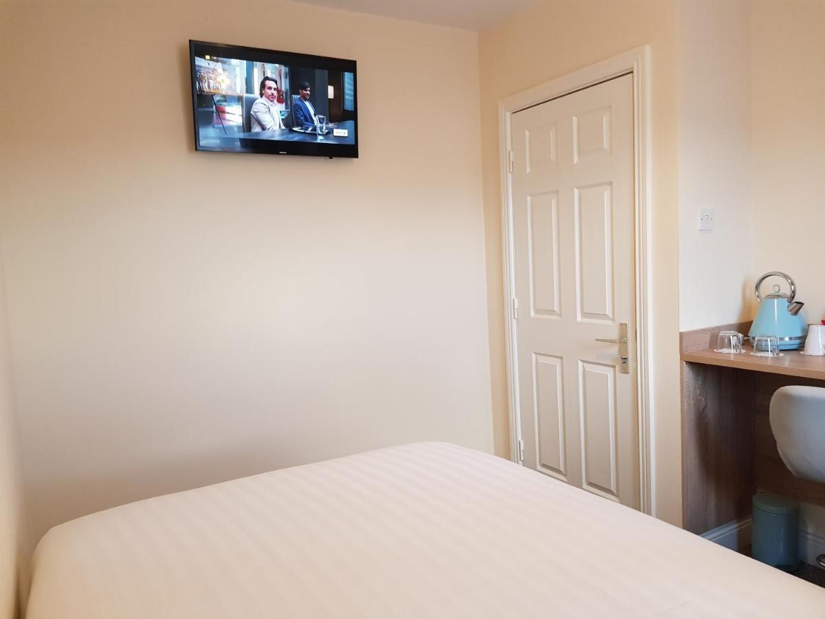 דבלין Bella Room With Free Minibar Tea&Coffee מראה חיצוני תמונה
